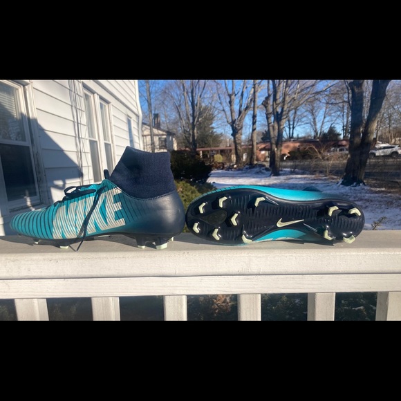 Mercurial Soccer cleats - Picture 2 of 4